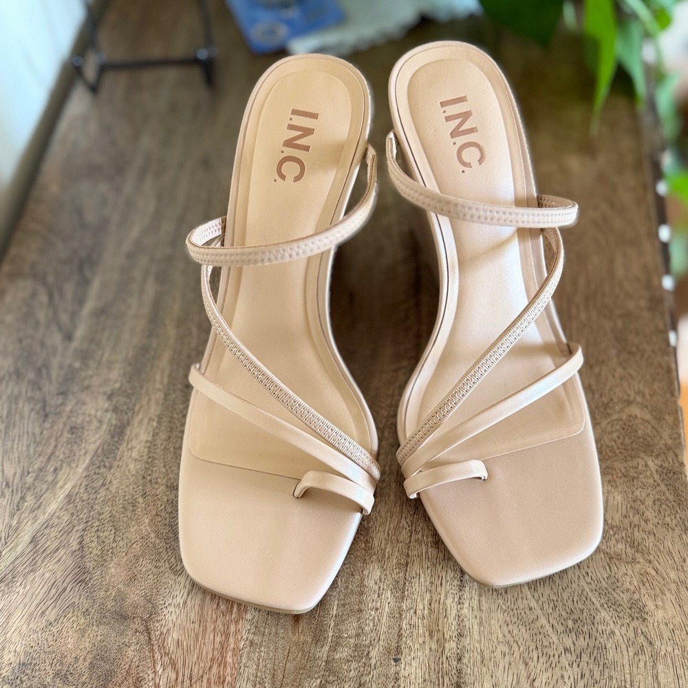 INC Eiana Wedge Sandal Women 8.5 Nude Strappy Square Toe Loop Minimalist Heel